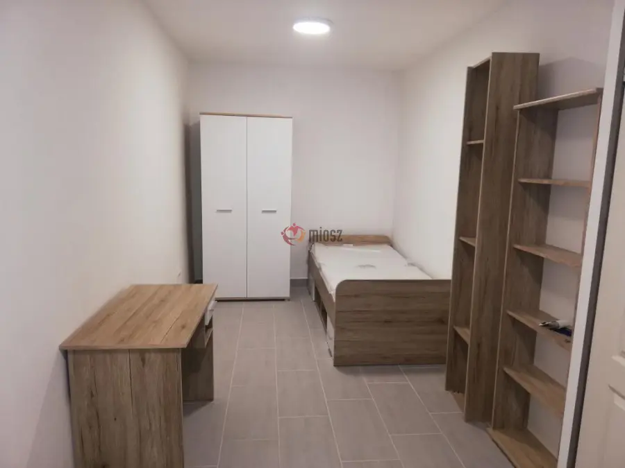 Albérlet, kiadó újszerű téglalakás, Komárom
