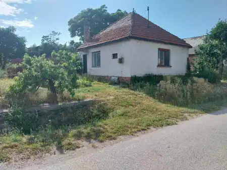 Eladó családi ház, Ászár 2 szoba 63 m² 7.9 M Ft