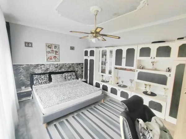 Eladó családi ház, Ászár 4+1 szoba 134 m² 67.9 M Ft