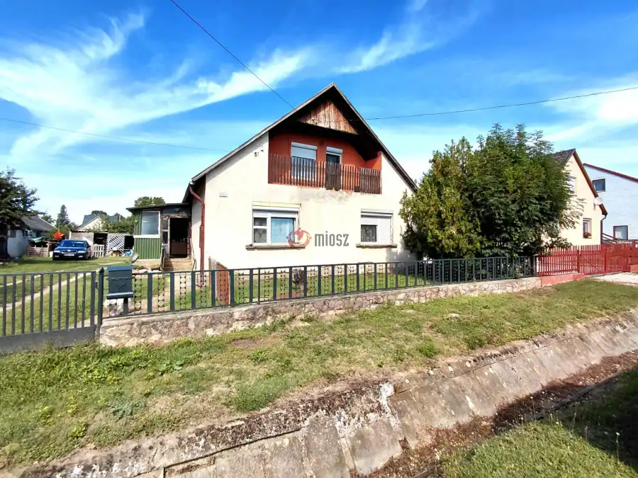 eladó családi ház, Bábolna