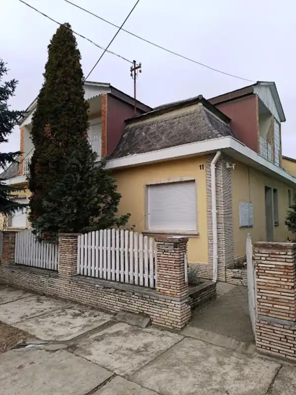 Eladó családi ház, Baj 6 szoba 160 m² 55 M Ft