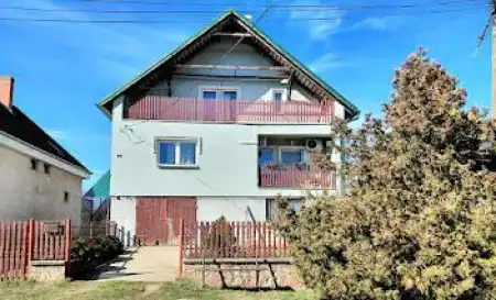 Eladó családi ház, Dad 5 szoba 139 m² 70 M Ft