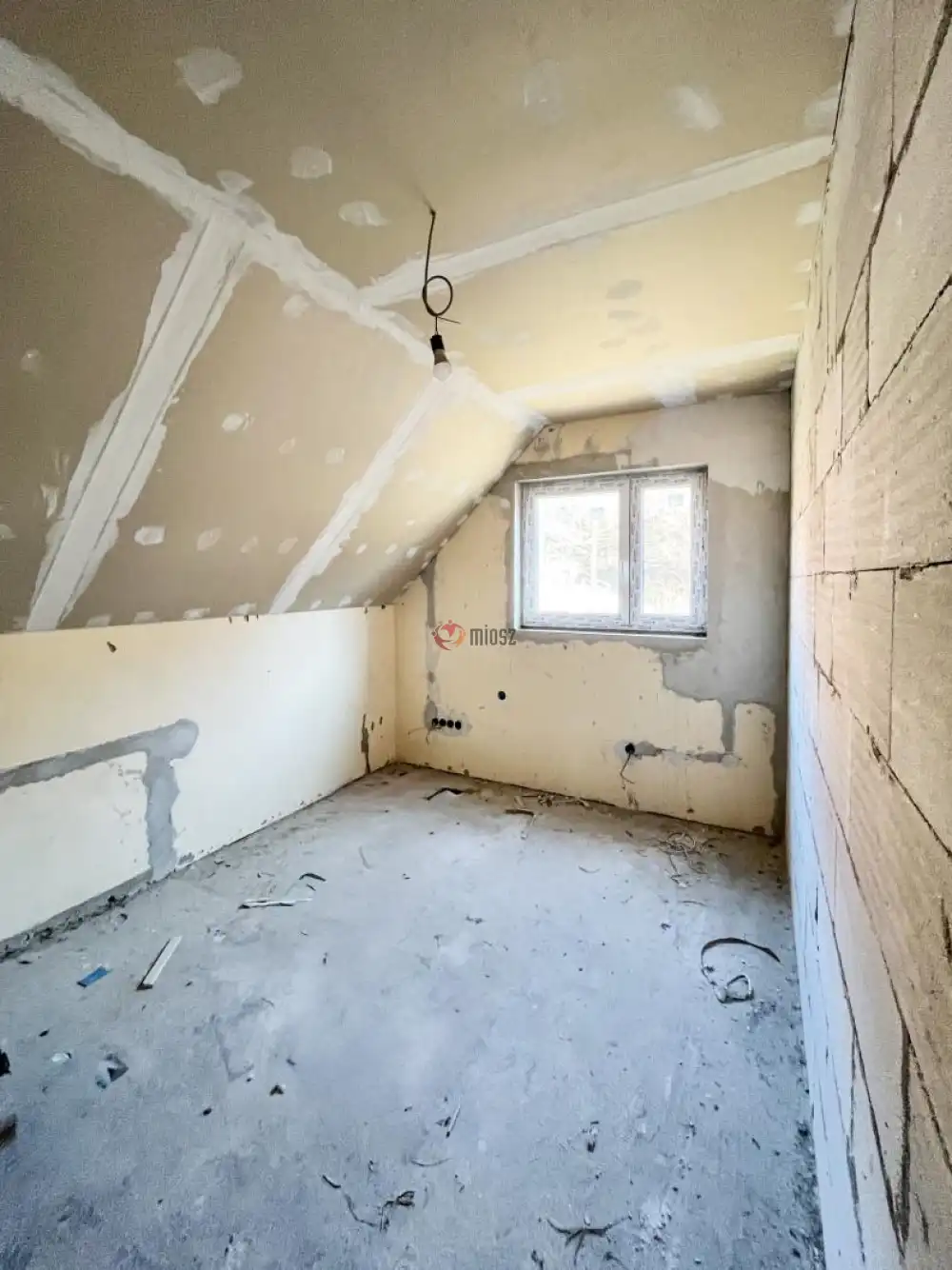 Komárom-Esztergom megye - Dunaalmás