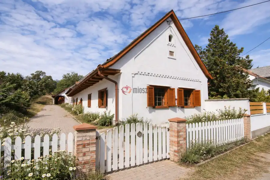 eladó családi ház, Dunaszentmiklós