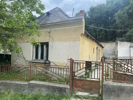 Eladó családi ház, Dunaszentmiklós 1+1 szoba 50 m² 22 M Ft