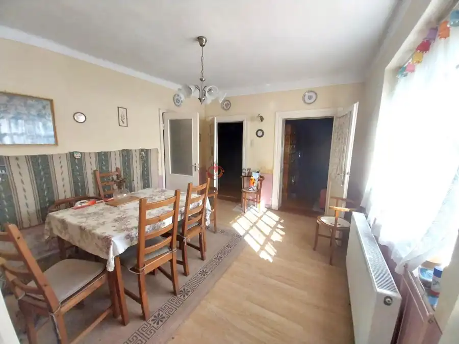 eladó családi ház, Ete