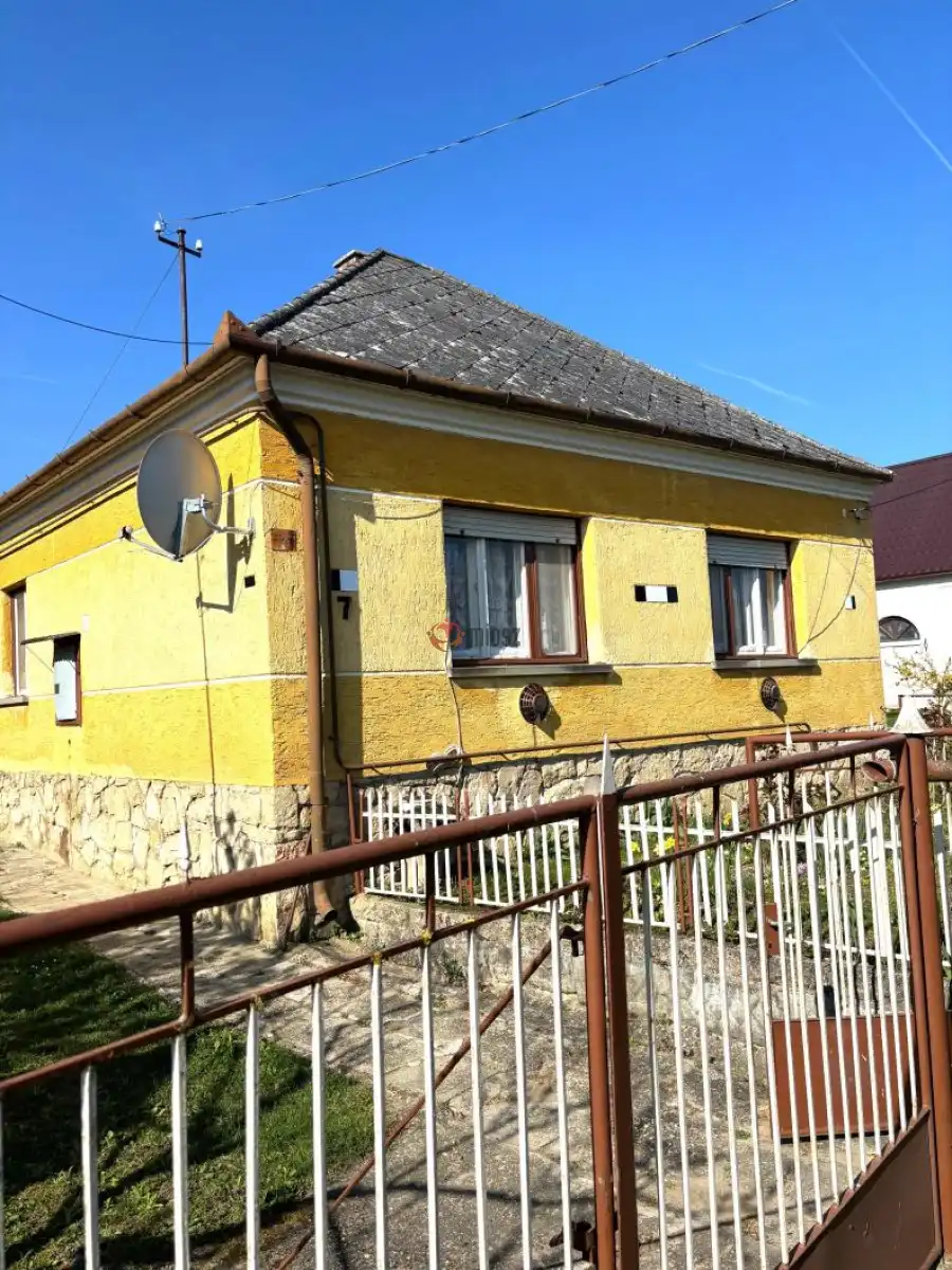 eladó családi ház, Kisbér