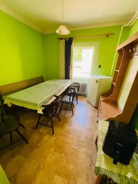 Eladó családi ház, Kisbér 7 szoba 180 m² 61.9 M Ft