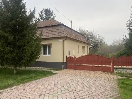 Eladó családi ház, Komárom 5 szoba 150 m² 75 M Ft