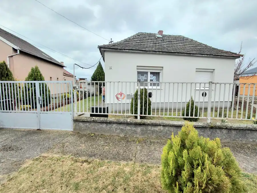 eladó családi ház, Komárom