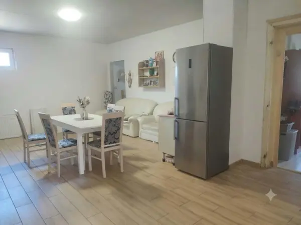 Eladó családi ház, Komárom 2 szoba 90 m² 53 M Ft