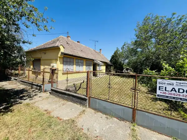 Eladó családi ház, Naszály 3 szoba 75 m² 31.99 M Ft