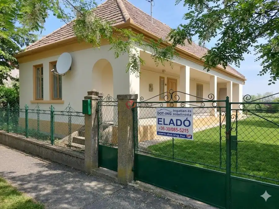 eladó családi ház, Sikátor