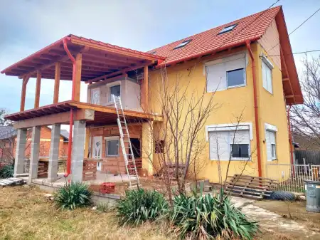 Eladó családi ház, Szomód 6 szoba 240 m² 79.9 M Ft