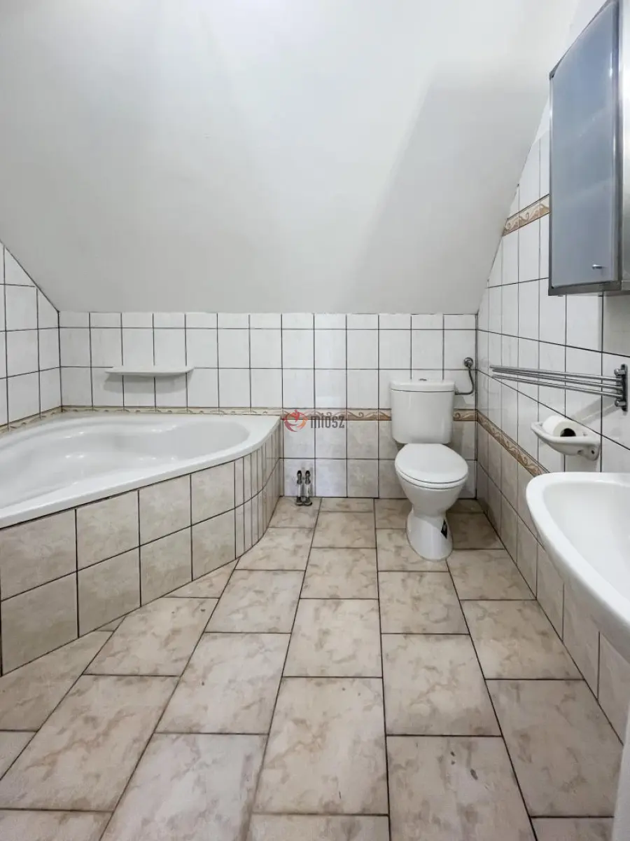eladó családi ház, Szomód