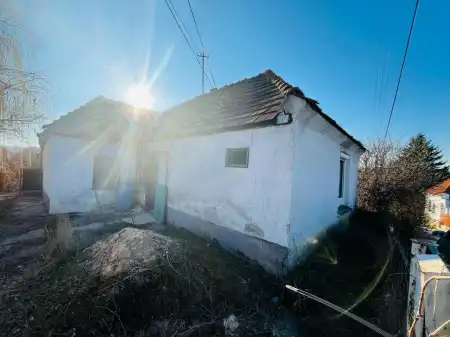 Eladó családi ház, Tarján 2 szoba 45 m² 23.99 M Ft