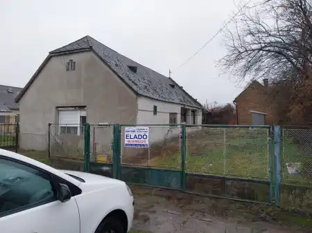 Eladó családi ház, Tárkány 4 szoba 126 m² 11.9 M Ft