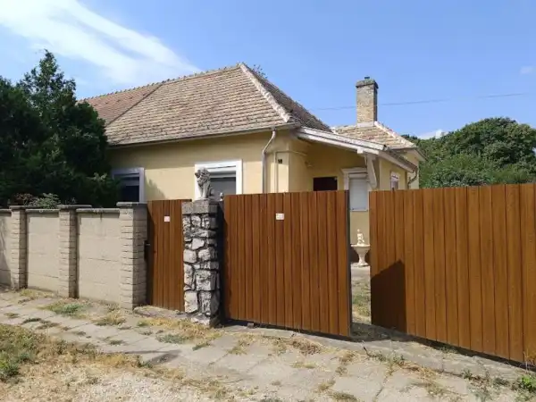 Eladó családi ház, Tata 3 szoba 81 m² 58 M Ft