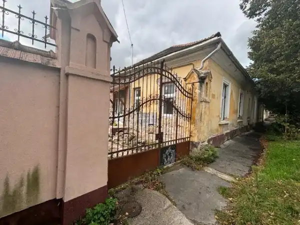 Eladó családi ház, Tata 5 szoba 180 m² 76.9 M Ft