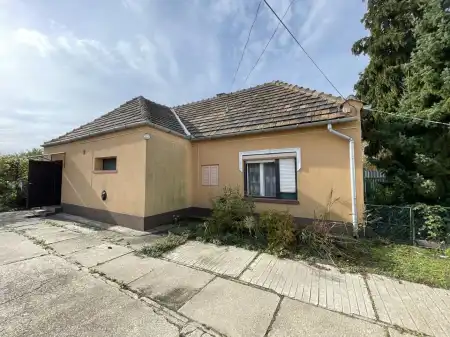 Eladó családi ház, Tata 3 szoba 100 m² 44 M Ft