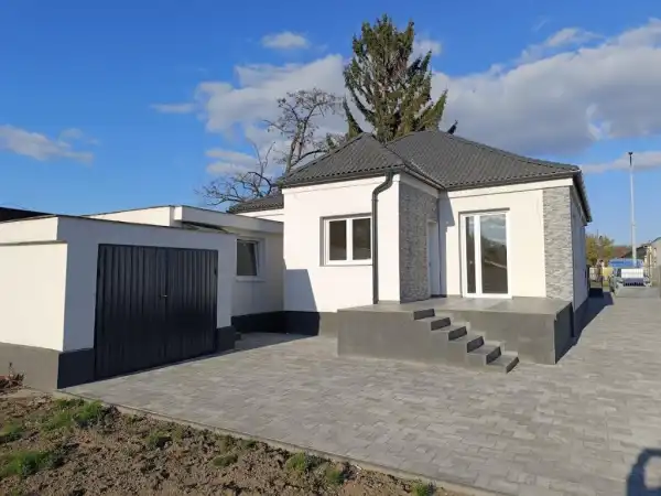 Eladó családi ház, Tata 4 szoba 95 m² 89.9 M Ft