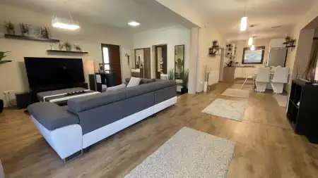 Eladó családi ház, Tata 4 szoba 131 m² 125 M Ft