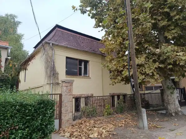 Eladó családi ház, Tata 800 m² 85.9 M Ft