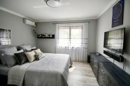 Eladó családi ház, Tata 6+1 szoba 290 m² 199 M Ft