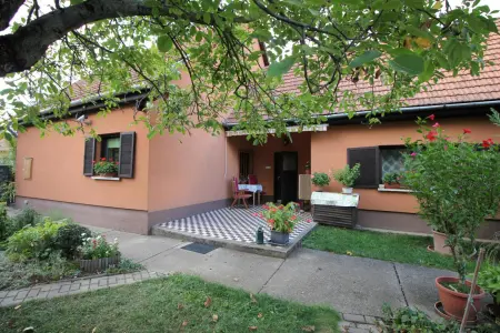 Eladó családi ház, Tata 3 szoba 90 m² 84 M Ft