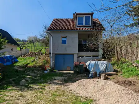 Eladó családi ház, Tatabánya 2 szoba 107 m² 39.99 M Ft