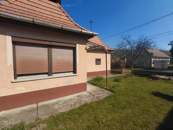 Eladó családi ház, Várgesztes 2 szoba 82 m² 52 M Ft