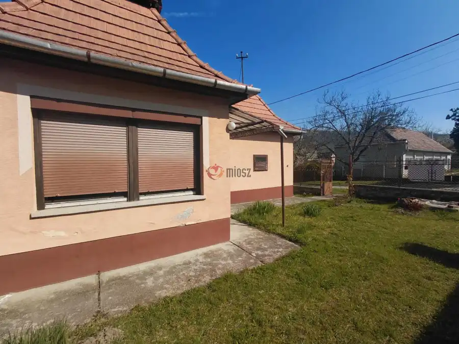 eladó családi ház, Várgesztes