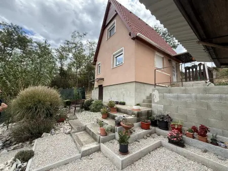Eladó családi ház, Vértesszőlős 2 szoba 42 m² 39.9 M Ft