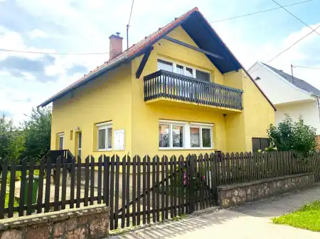 Eladó családi ház, Vértestolna 3+1 szoba 170 m² 67.9 M Ft