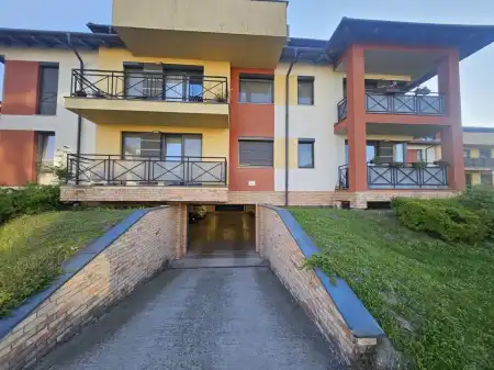 Eladó garázs, Tata 15 m² 14.9 M Ft
