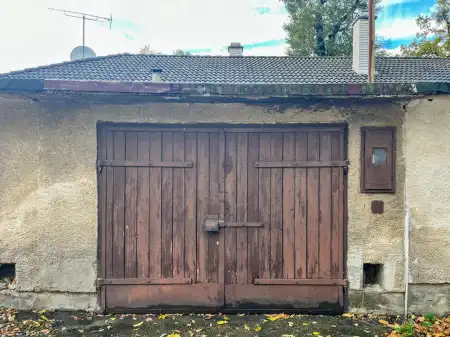 Eladó garázs, Tatabánya 20 m² 8.5 M Ft