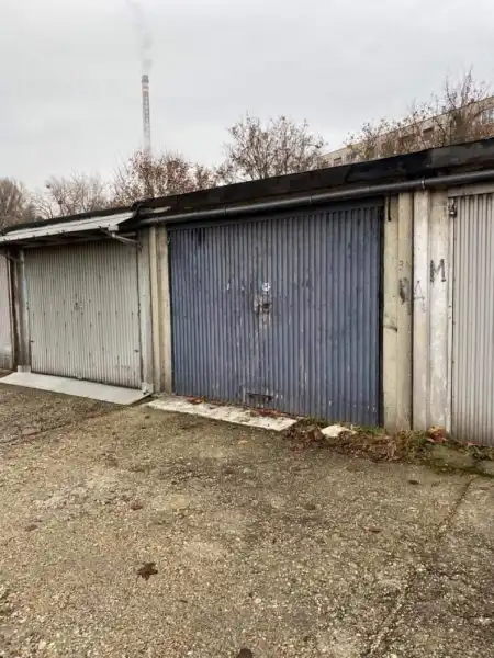 Eladó garázs, Tatabánya 17 m² 6.9 M Ft
