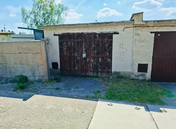 Eladó garázs, Tatabánya 23 m² 8.59 M Ft