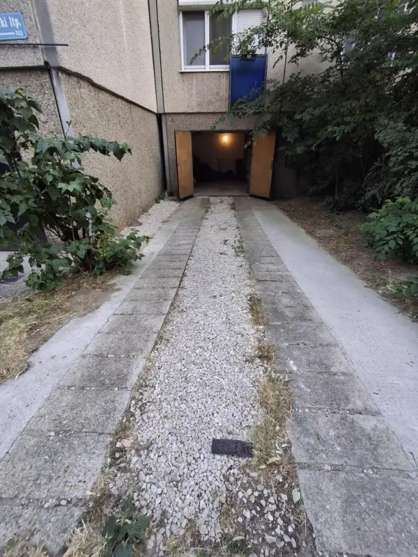 Eladó garázs, Tatabánya 18 m² 10.8 M Ft