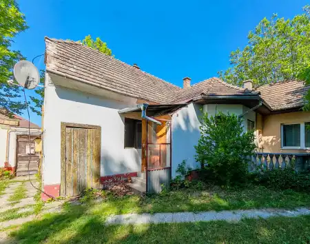 Eladó házrész, Tata 2+1 szoba 60 m² 42 M Ft
