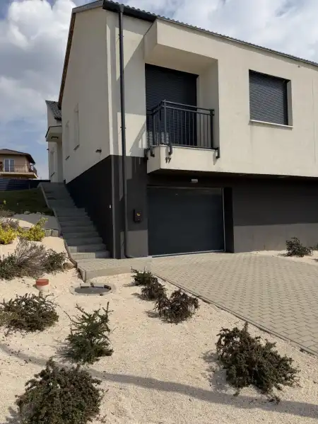 Eladó ikerház, Vértesszőlős 2+2 szoba 128 m² 126.9 M Ft