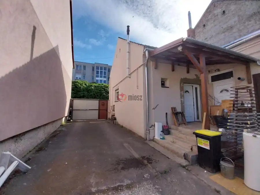 eladó ipari ingatlan, Komárom