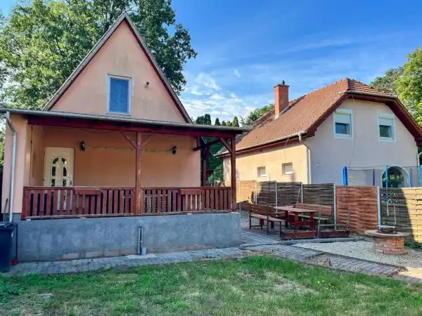 Eladó nyaraló, Tata 3 szoba 74 m² 56 M Ft