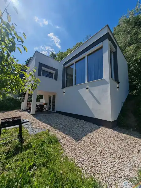 Eladó nyaraló, Tatabánya 2 szoba 65 m² 49.99 M Ft