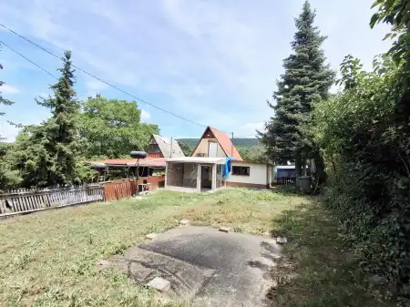 Eladó nyaraló, Tatabánya 1+1 szoba 30 m² 19.9 M Ft