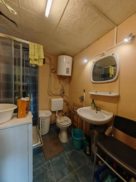 Eladó nyaraló, Tatabánya 2 szoba 41 m² 10 M Ft