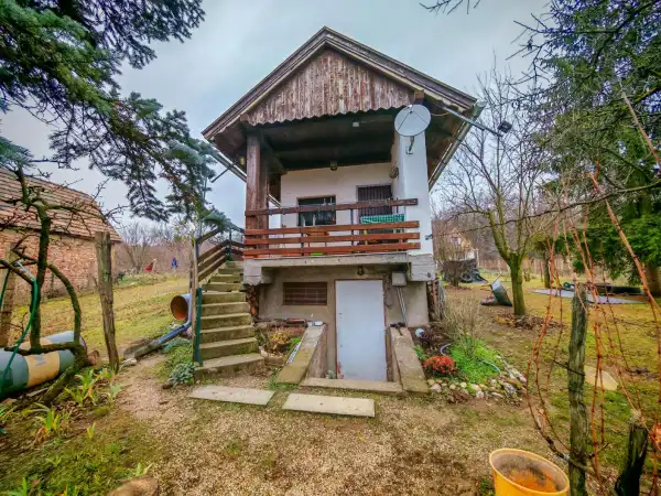 Eladó nyaraló, Vértesszőlős 1 szoba 24 m² 13.5 M Ft