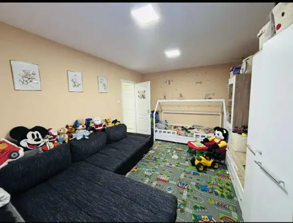 Eladó panellakás, Komárom 2 szoba 48 m² 51.9 M Ft