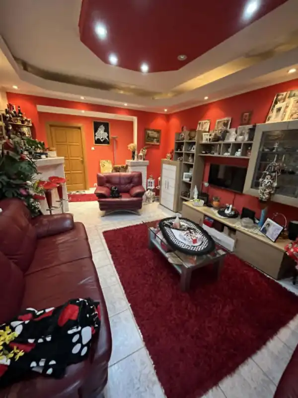 Eladó panellakás, Komárom 2+1 szoba 55 m² 52.99 M Ft