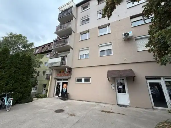 Eladó panellakás, Tata 2+1 szoba 55 m² 54.8 M Ft